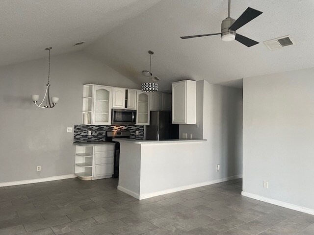 Cocina - 16110 Fitchburg Cir