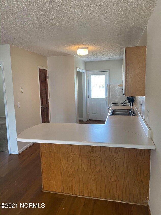 Foto del edificio - 4002 Whitebridge Dr