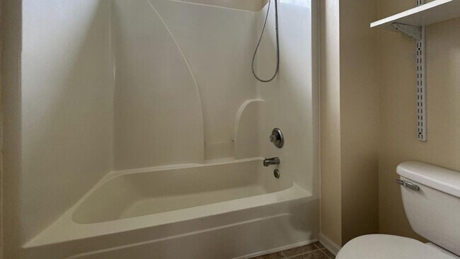 Foto del edificio - 3 bed / 2.5 bath ~ Foxbank Plantation