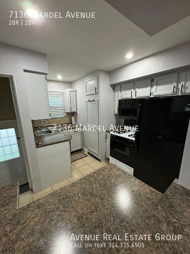 Foto del edificio - 7136 Mardel Ave