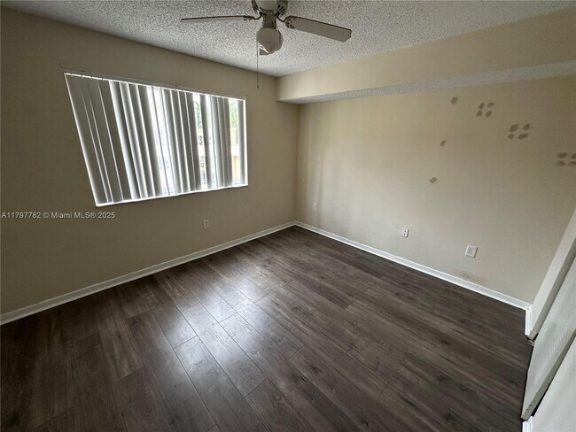 Foto del edificio - 791 N Pine Island Rd