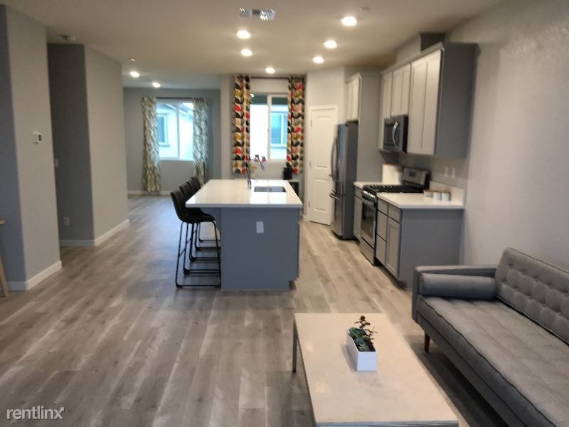 Primary Photo - 4 br, 3.5 bath Townhome - 3756 E Commerce Way