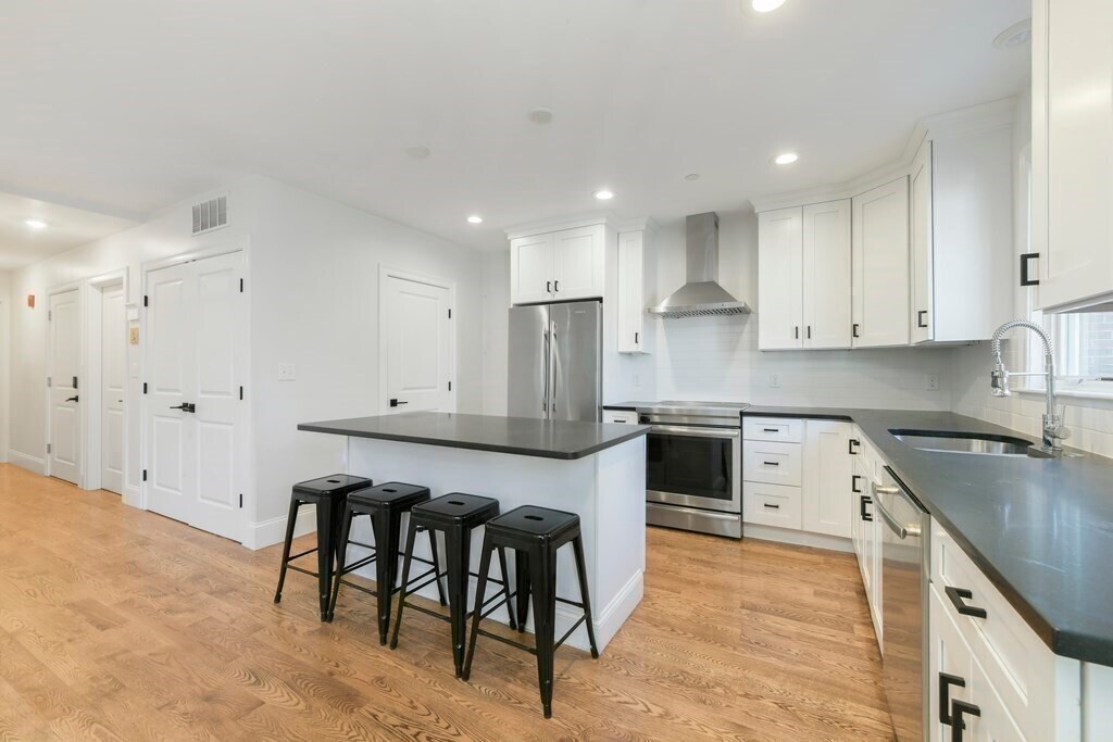 Primary Photo - 15 Cordis St