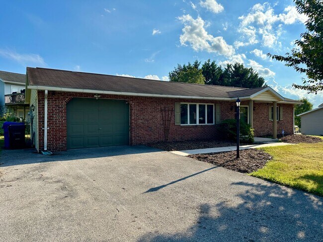 Foto del edificio - 2 Bedroom, 1 Bath Ranch Home