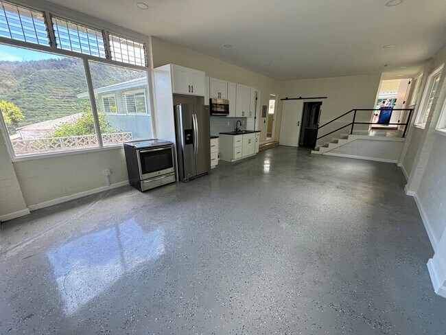 Building Photo - 1716 Kuikele St