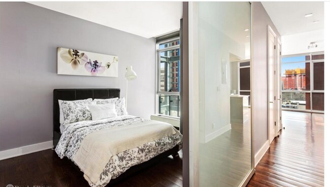 bedroom - 2626 Jackson Ave