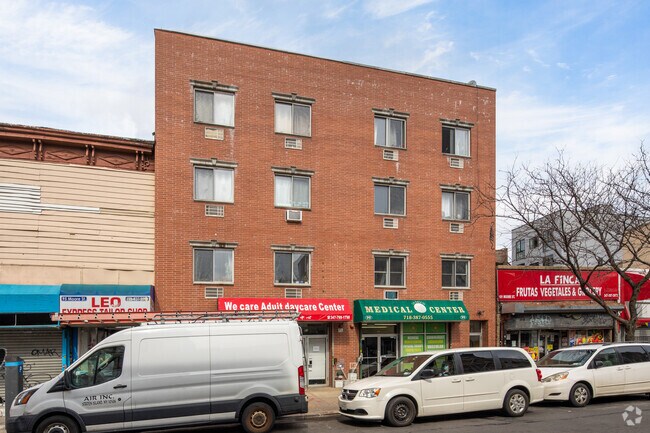 Building Photo - 97 Moore St