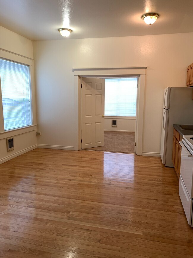 Living room - 2404 N Vancouver Ave