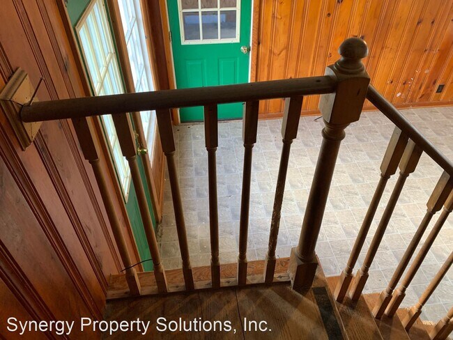 Building Photo - 3 br, 1 bath House - 972 N. Stewart Rd. RI...