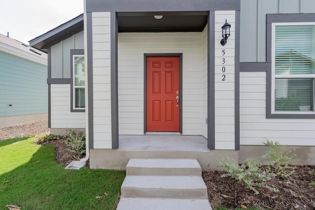 Foto del edificio - 5302 Mulberry Grove Ln