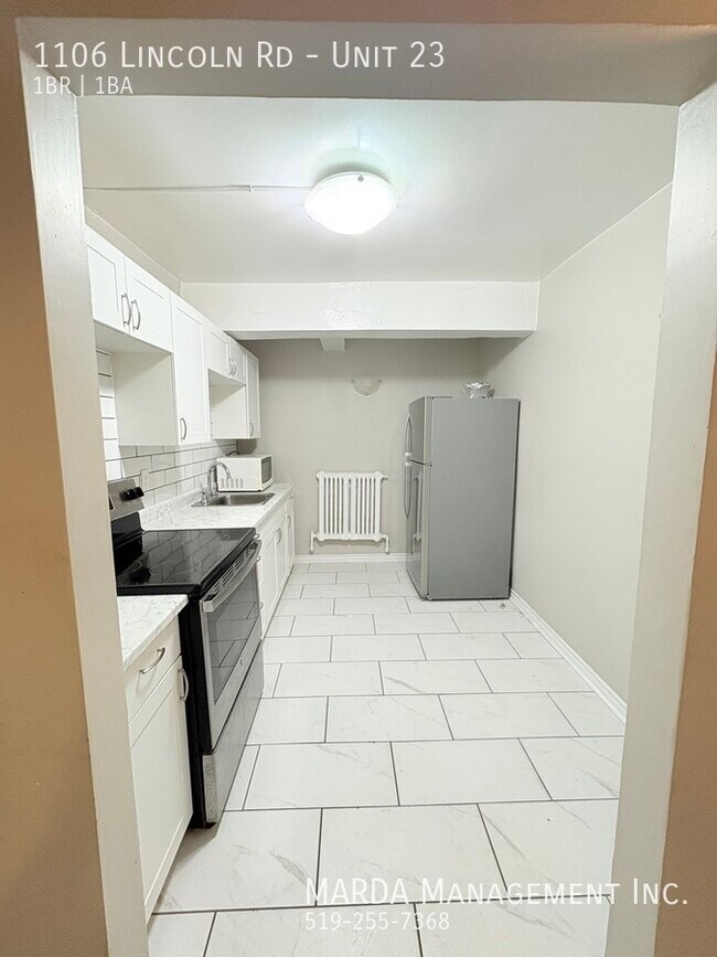 Photo du bâtiment - CHARMING WALKERVILLE 1BED 1BATH - PLUS HYR...