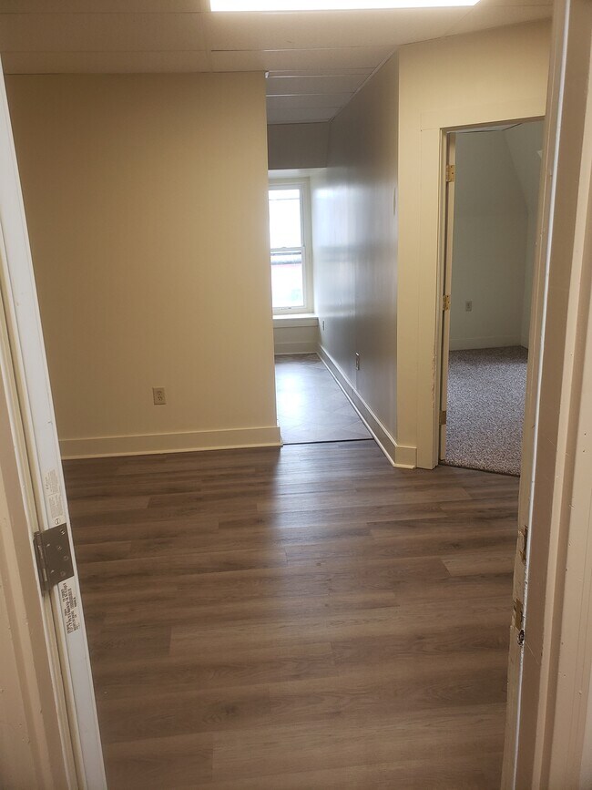 Living Room - 747 W 4th St