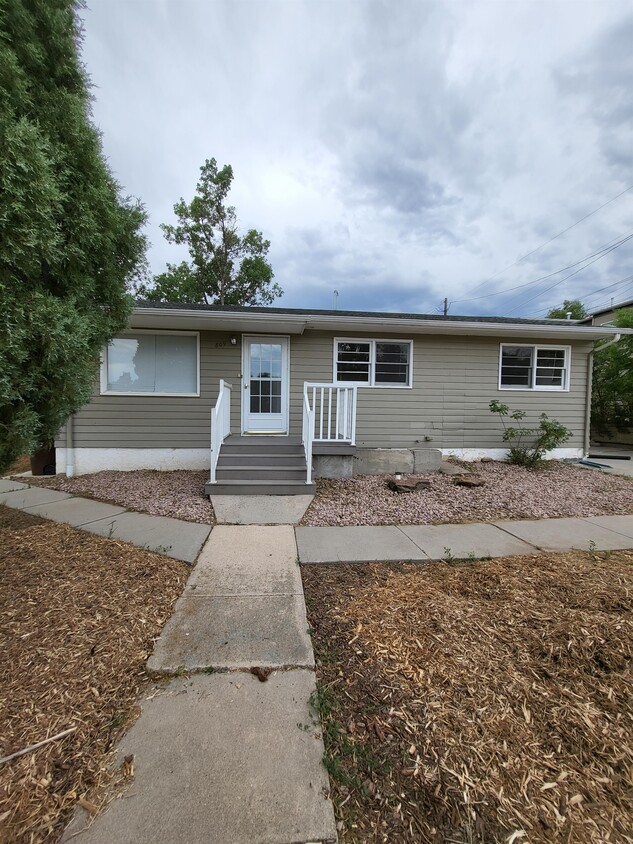 Primary Photo - 809 W Jefferson St