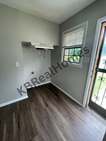 Photo - 6 E McKellar Ave House