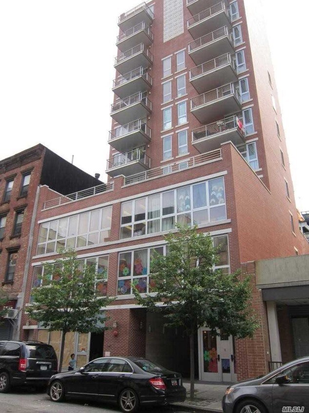 Primary Photo - 44 Market St