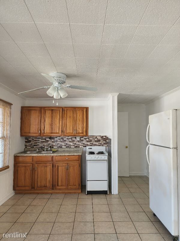 2 br, 1 bath House 306 4th Ave N 2 Unit 2 House Rental in Myrtle