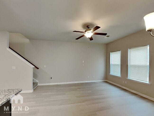 Foto del edificio - 5097 Lower Elm St