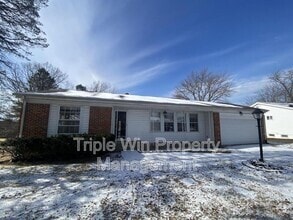Building Photo - 14655 Fox Manor Dr