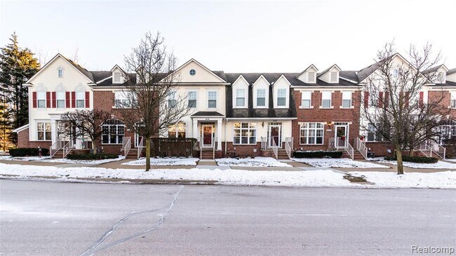 Foto del edificio - 6114 Heron Hills Dr