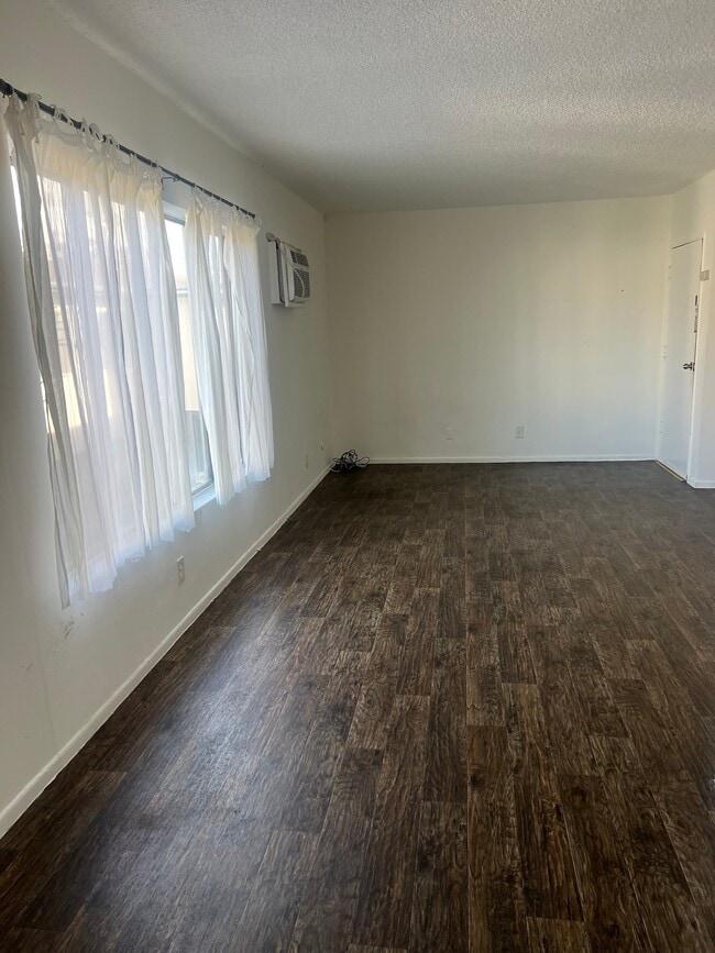 Building Photo - 3755 Vinton Ave