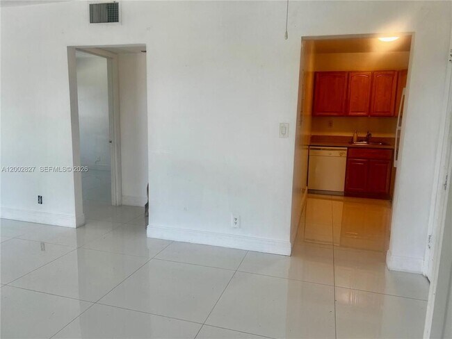 Foto del edificio - 405 S Pine Island Rd
