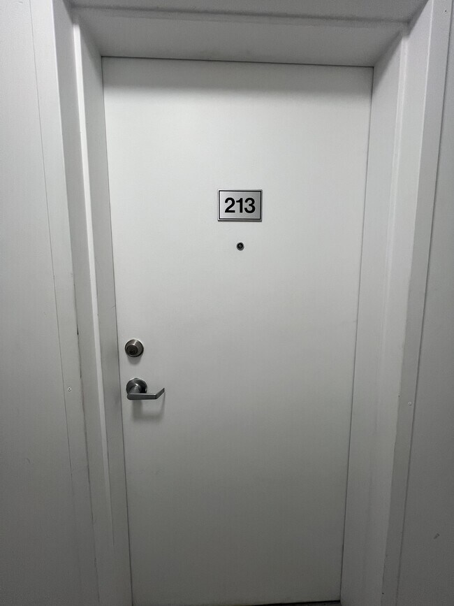 Building Photo - 630 Cummings Ave