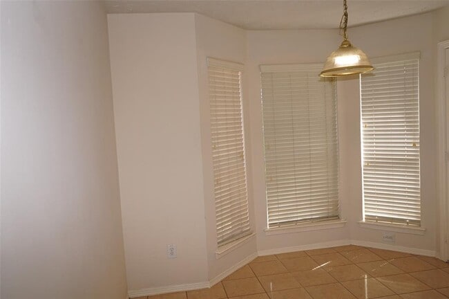 Building Photo - 21035 Stoney Haven Dr
