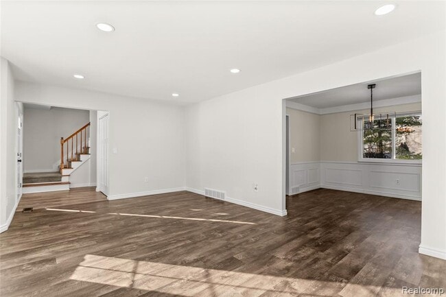 Building Photo - 3715 Ledge Dr