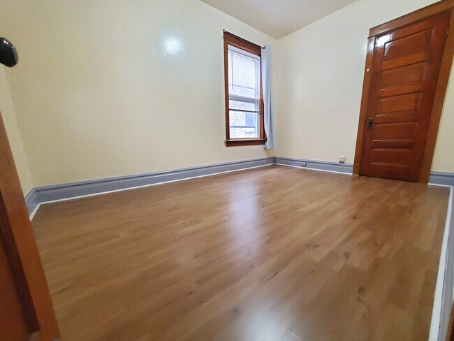 Foto del edificio - 4721 N Monticello Ave