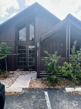 Building Photo - 497 N University Dr