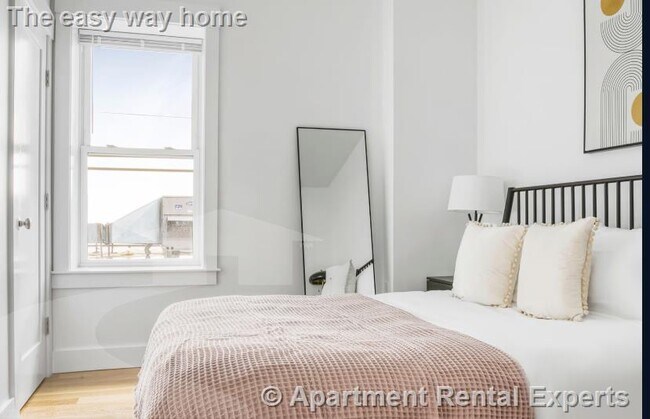 Building Photo - 406 Columbia St