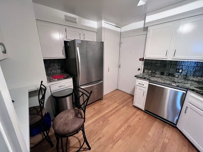 Foto del edificio - 6033 N Sheridan Rd