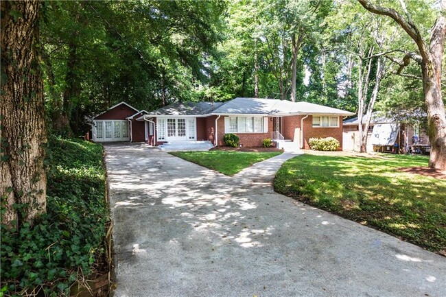 Building Photo - 1392 Lively Ridge Rd NE