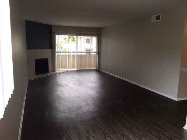 Building Photo - 4432 Coldwater Canyon Ave