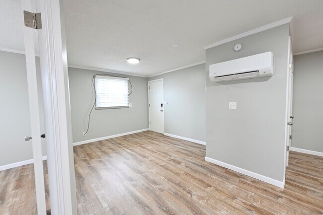 Foto del edificio - 425 W Cook Rd