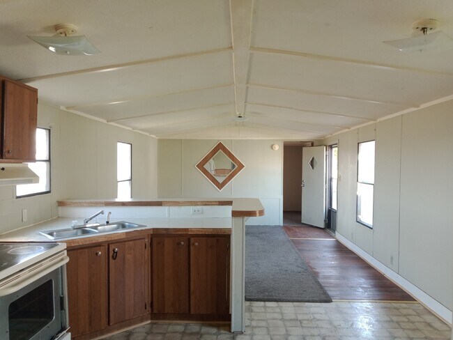 Building Photo - 2610 Windy Hill Rd