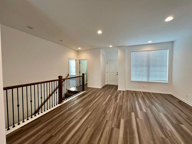 Building Photo - Exquisite New Construction Townhome