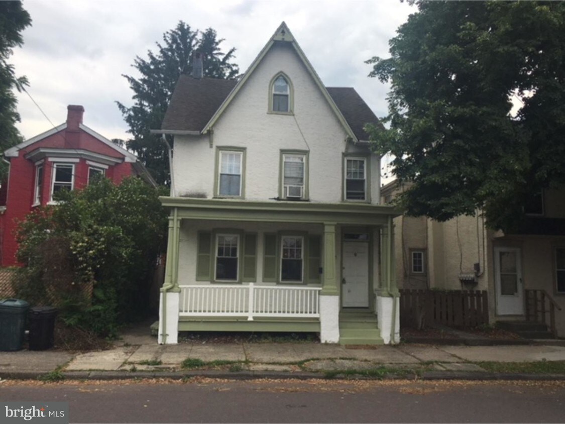 Primary Photo - 332 South St