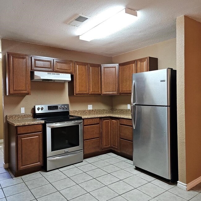 Foto del edificio - 801 W Golf Course Rd