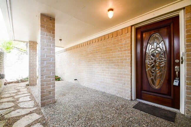 Foto del edificio - 8021 W Oakwood Ct