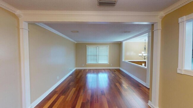 Foto del edificio - 110 Oakland Dr