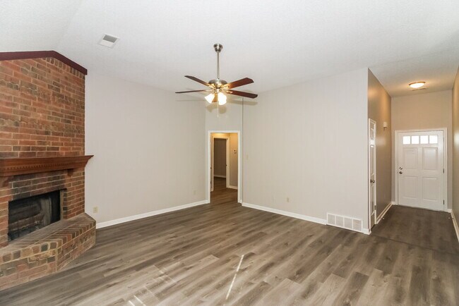 Foto del edificio - 4371 Bunker Hill Dr