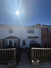Building Photo - 228 Edith Way