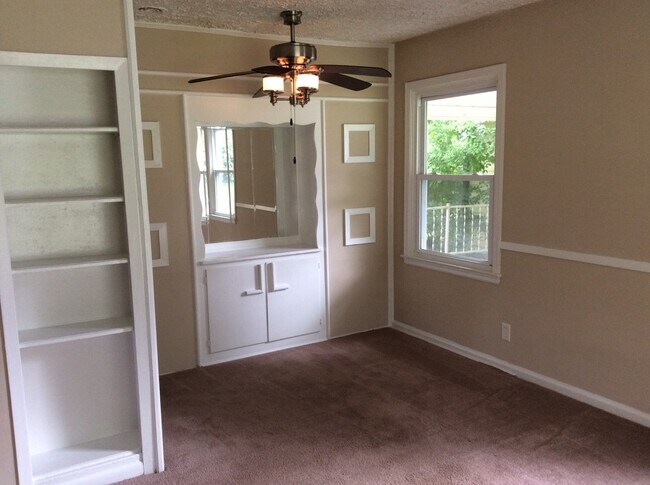 Building Photo - Warren Twp - East side 3 bedroom home