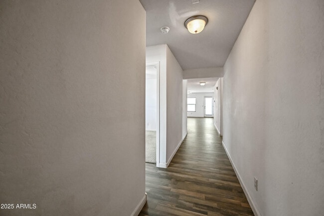 Building Photo - 211 Azteca Dr