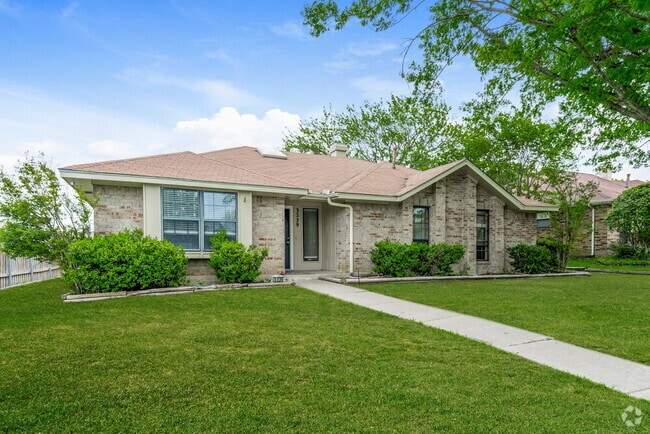 Building Photo - 3239 Wichita Dr