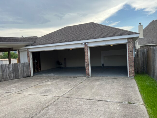 Foto del edificio - 6807 Chapelfield Ln