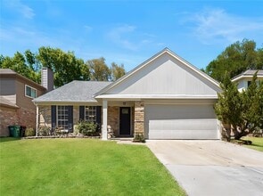 Building Photo - 21214 Park Willow Dr