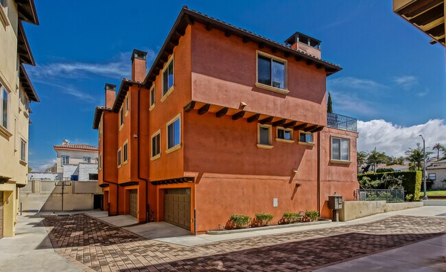 Building Photo - 615 S Pacific Coast Hwy