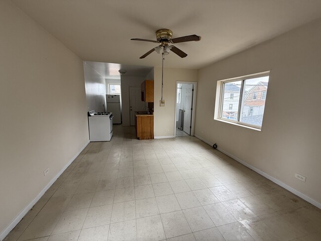 Building Photo - 5017 W Cermak Rd